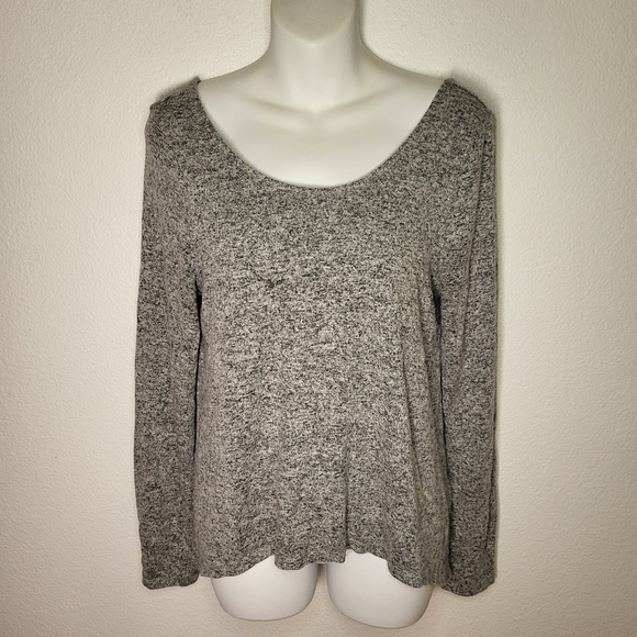 Anthropologie Akemi + Kim Lightweight Scoop Neck Sweater size Medium Petite - Picture 1 of 5
